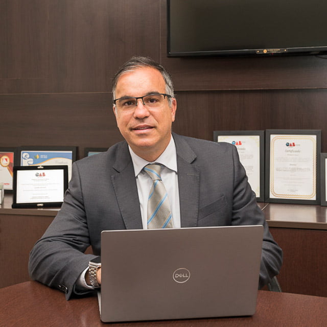 dr-leandro-machado